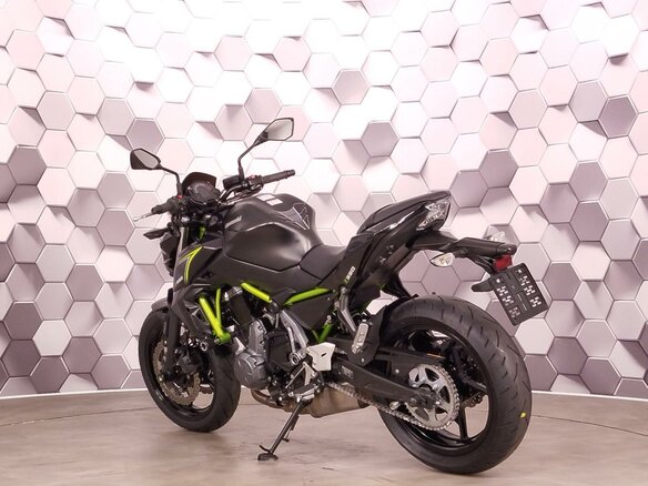 2018 Kawasaki Z 650, чёрный - вид 7