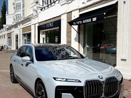 2026 BMW 7 серии 740d xDrive VII (G70), серый, 15490000 рублей, вид 2