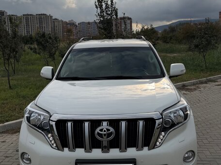 2016 Toyota Land Cruiser Prado 6-speed 150 Series Рестайлинг 1, белый, 5790000 рублей, вид 4