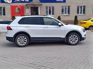 2020 Volkswagen Tiguan II, белый, 2170000 рублей, вид 4