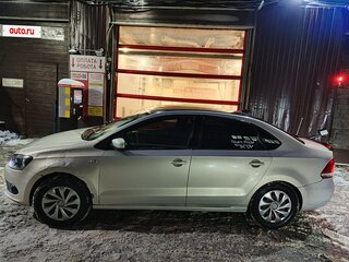2013 Volkswagen Polo V, серебристый, 480000 рублей, вид 4