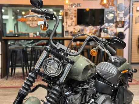 2021 Harley-Davidson Street Bob, зелёный, 1890000 рублей, вид 5