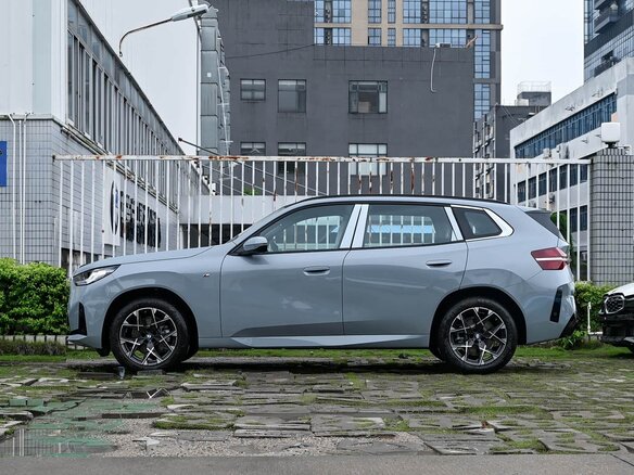 2026 BMW X3 25L xDrive IV (G45/G48), серый - вид 3