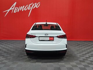 2022 Hyundai Solaris II Рестайлинг, белый, 1479000 рублей, вид 4