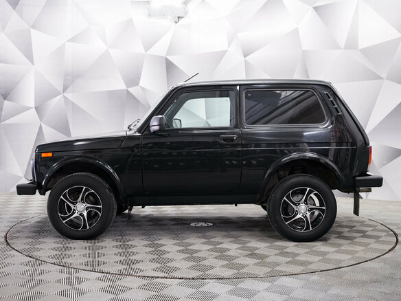 2022 Lada (ВАЗ) Niva Legend I, чёрный, 748000 рублей - вид 1