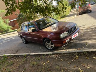 1992 Volkswagen Vento, пурпурный, 139000 рублей, вид 1