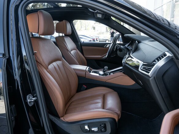 2021 BMW X6 40i III (G06), чёрный, 8380000 рублей - вид 7