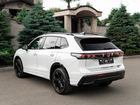 2026 Volkswagen Tiguan III, белый, 4604000 рублей, вид 5