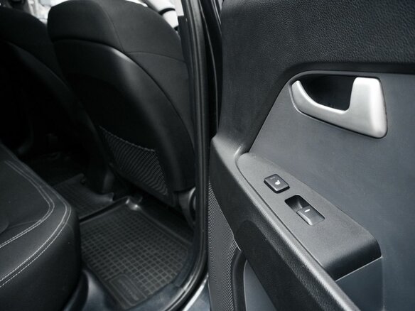 2013 Kia Sportage III, чёрный - вид 25