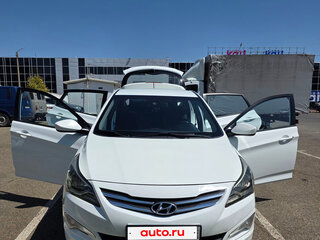 2015 Hyundai Solaris I Рестайлинг, белый, 1100000 рублей, вид 1