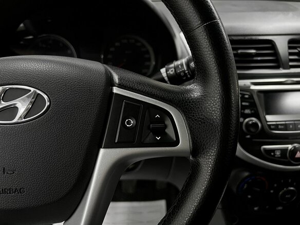 2014 Hyundai Solaris I Рестайлинг, чёрный, 930000 рублей - вид 16