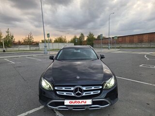 2017 Mercedes-Benz E-Класс All-Terrain 220 d V (W213, S213, C238), чёрный, 3100000 рублей, вид 4