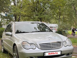 2001 Mercedes-Benz C-Класс 240 II (W203), серебристый, 680000 рублей, вид 4