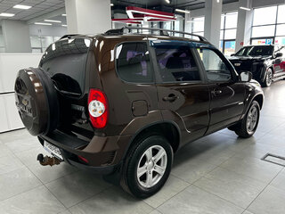 2011 Chevrolet Niva I Рестайлинг, коричневый, 499000 рублей, вид 3