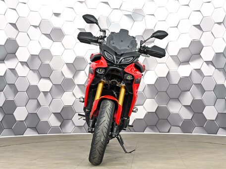 2022 Yamaha Tracer 9, красный, 1399000 рублей, вид 5