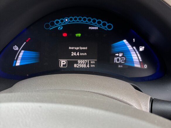 2012 Nissan Leaf (EM57) I (ZE0/AZE0), серебристый, 500000 рублей - вид 7