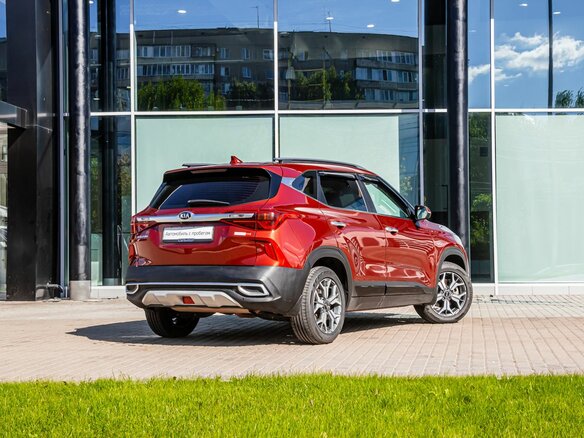 2020 Kia Seltos I, красный, 1770000 рублей - вид 1