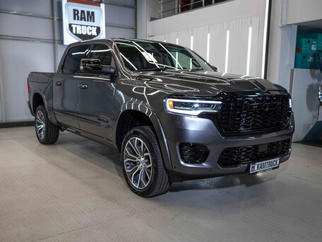 2026 Ram 1500 Crew Cab V Рестайлинг, серый, 10490000 рублей, вид 4