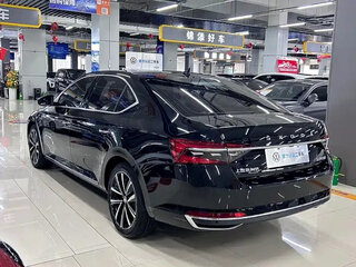 2023 Skoda Superb III Рестайлинг, чёрный, 1990004 рублей, вид 5