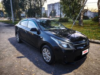 2019 Kia Rio IV, чёрный, 1200000 рублей, вид 3