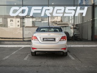 2016 Hyundai Solaris I Рестайлинг, серебристый, 949000 рублей, вид 4