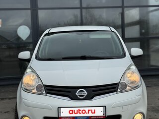 2012 Nissan Note I Рестайлинг, белый, 599000 рублей, вид 3