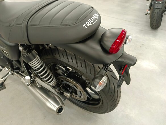 2023 Triumph Speed Twin, зелёный - вид 13