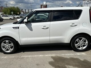 2017 Kia Soul II Рестайлинг, белый, 1175000 рублей, вид 4