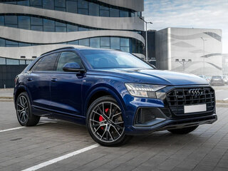 2020 Audi Q8 55 TFSI I (4M), синий, 5990000 рублей, вид 1