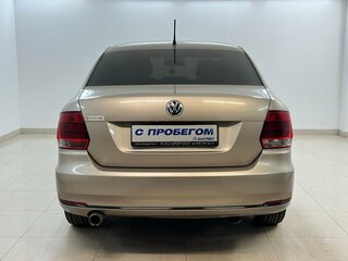 2015 Volkswagen Polo V Рестайлинг, бежевый, 980000 рублей, вид 3