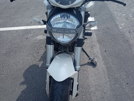 2008 Ducati Monster 696, белый, 460000 рублей, вид 4