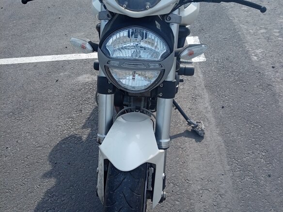 2008 Ducati Monster 696, белый, 460000 рублей - вид 3