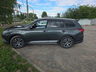 2015 Mitsubishi Outlander III Рестайлинг 2, серый, 1500000 рублей, вид 2