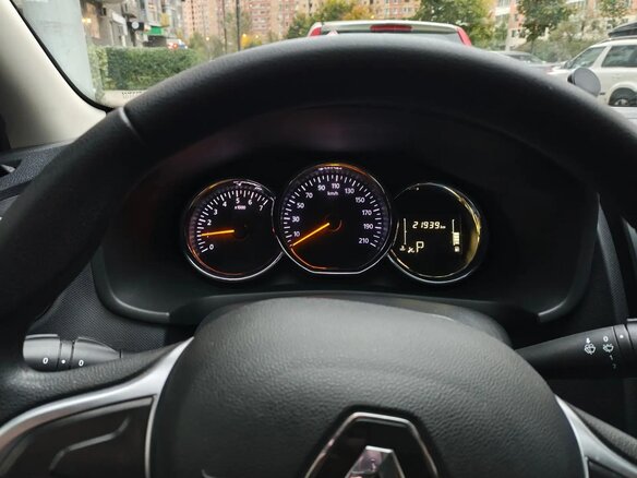 2020 Renault Sandero II Рестайлинг, чёрный, 1350000 рублей - вид 11
