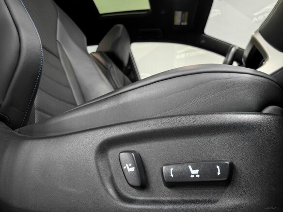 2020 Lexus NX 300h I Рестайлинг, чёрный, 4250000 рублей - вид 16