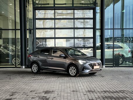 2021 Hyundai Solaris II Рестайлинг, серый, 1550000 рублей, вид 1