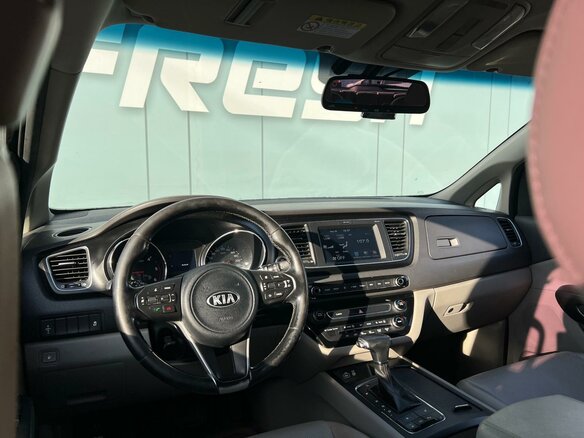2017 Kia Carnival III, чёрный, 2290000 рублей - вид 5