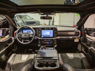 2026 Ford F-150 Raptor SuperCrew Raptor XIV Рестайлинг, чёрный, 15198000 рублей, вид 4