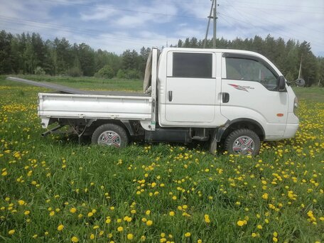 2011 Kia Bongo, белый, 900000 рублей, вид 2