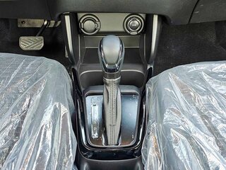 2025 Suzuki Swift VI, красный, 2090000 рублей, вид 5