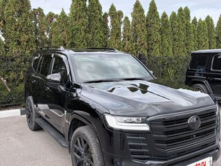 2023 Toyota Land Cruiser 300 Series, чёрный, 8000000 рублей, вид 3