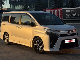 2019 Toyota Voxy III (R80) Рестайлинг, белый, 2400000 рублей, вид 5