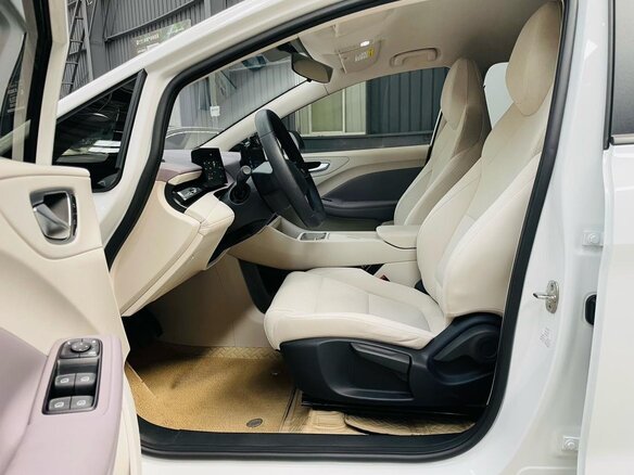 2025 MG 4 EV 42.8 kWh II, белый, 1480000 рублей - вид 10