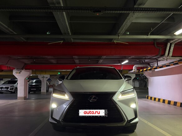 2018 Lexus RX 300 IV, белый, 3200000 рублей - вид 2