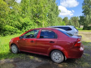2011 Chevrolet Aveo I Рестайлинг, красный, 350000 рублей, вид 4
