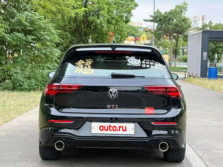 2023 Volkswagen Golf VIII, чёрный, 1610000 рублей, вид 5