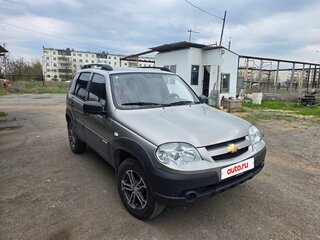 2014 Chevrolet Niva I Рестайлинг, серый, 650000 рублей, вид 2