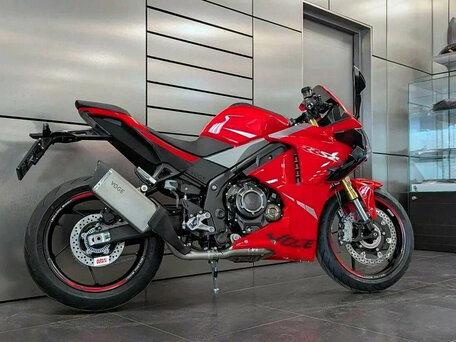 2026 Voge 525RR, красный, 517300 рублей, вид 5