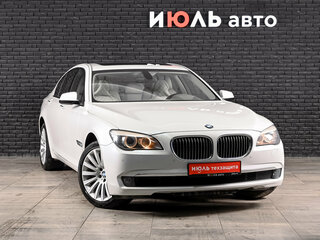 2011 BMW 7 серии 750i xDrive V (F01/F02/F04), белый, 1700000 рублей, вид 3