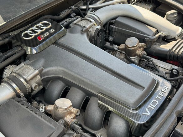 2010 Audi RS 6 II (C6), серый, 3650000 рублей - вид 15
